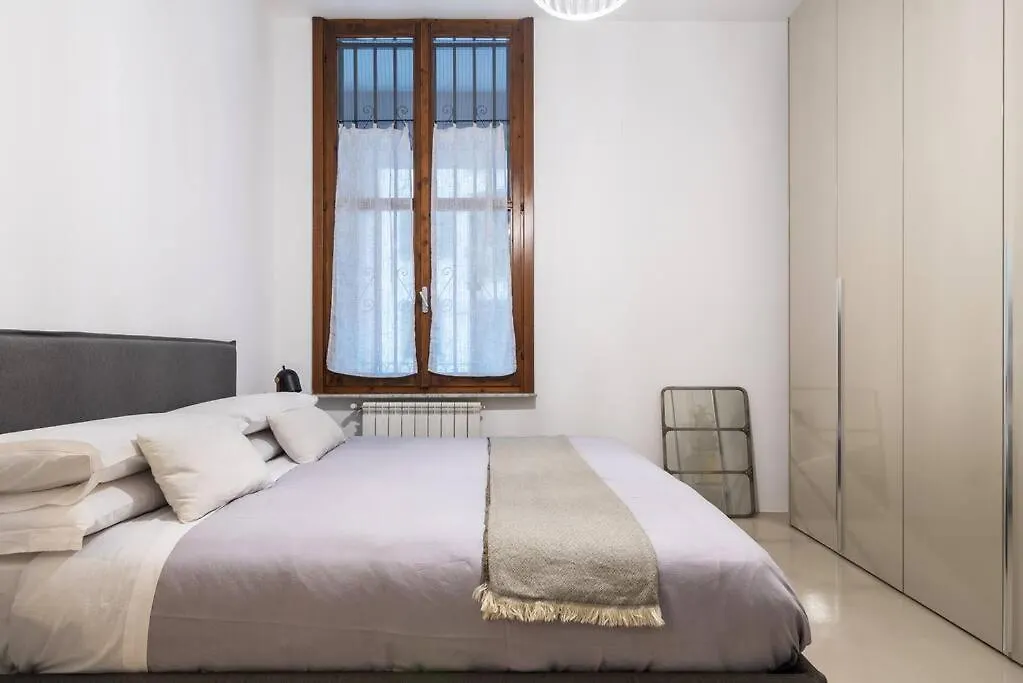 Sebenico Isola Distric A.C. Wifi Apartment Milan 0*,  Italy