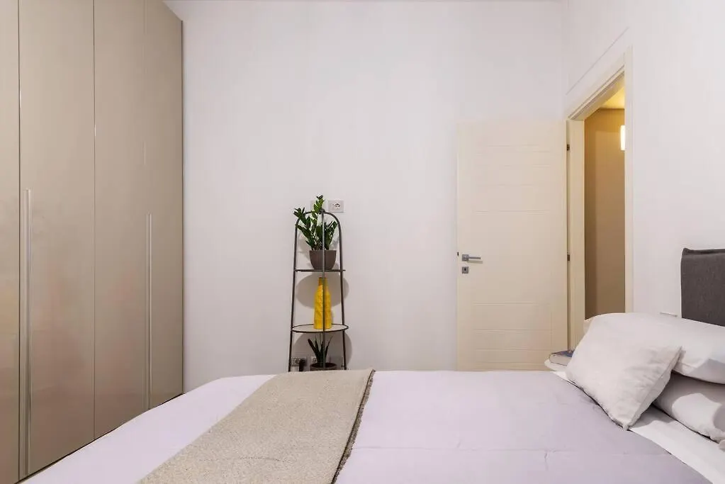 Sebenico Isola Distric A.C. Wifi Apartment Milan Italy
